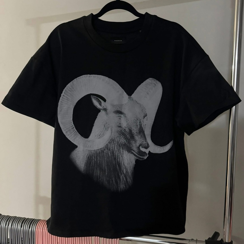 Pacsun Ram tee 🐏